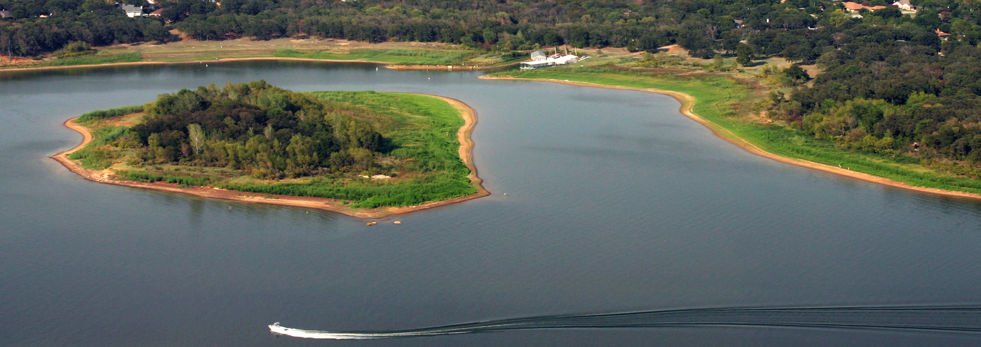 All-Star water sports showing lake lewisville pristine waters that are perfect for people who enjoy time on the lake.